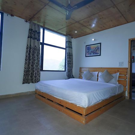 Апартаменты Cozy Heavenn 2Bhk I Kasauli I Mountain View 93O68I282O Экстерьер фото
